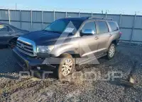 2017 Toyota SEQUOIA фото