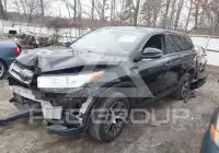 2017 Toyota Highlander photo