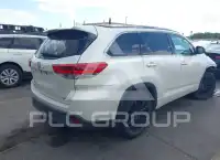 2017 Toyota Highlander photo