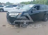 2017 Toyota Highlander фото