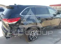 2017 Toyota Highlander photo