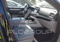 2017 Toyota Highlander photo