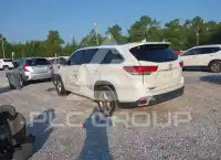 2017 Toyota Highlander фото