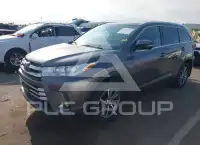2017 Toyota Highlander photo