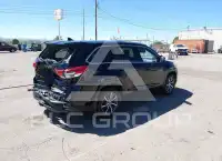 2017 Toyota Highlander photo