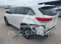 2017 Toyota Highlander фото