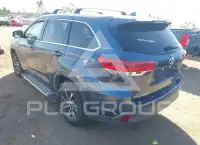 2017 Toyota Highlander photo