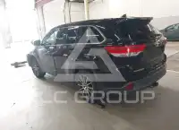 2017 Toyota Highlander photo