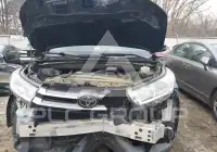 2017 Toyota Highlander photo