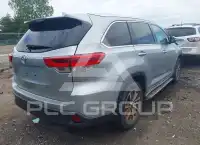 2017 Toyota Highlander photo