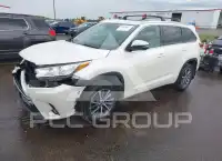 2017 Toyota Highlander фото