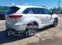 2017 Toyota Highlander photo