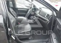 2017 Toyota Highlander photo