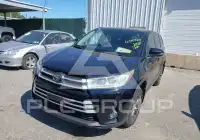 2017 Toyota Highlander photo