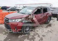 2017 Toyota Highlander photo