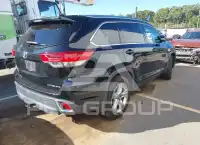 2017 Toyota Highlander photo