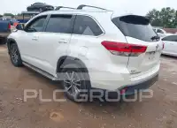 2017 Toyota Highlander photo