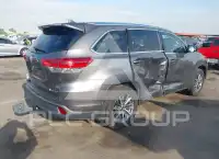 2017 Toyota Highlander photo