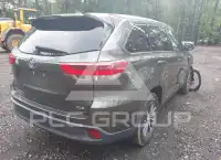 2017 Toyota Highlander photo