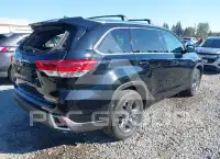 2017 Toyota Highlander фото