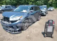 2017 Toyota Highlander photo