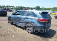 2017 Toyota Highlander photo