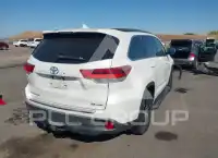 2017 Toyota Highlander photo