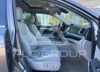2017 Toyota Highlander photo