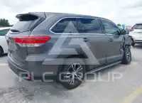 2017 Toyota Highlander photo