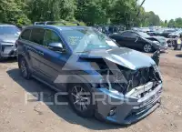 2017 Toyota Highlander photo
