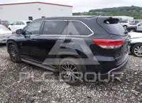2017 Toyota Highlander photo