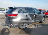2017 Toyota Highlander photo