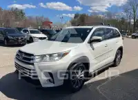2017 Toyota Highlander photo