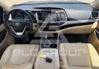 2017 Toyota Highlander photo