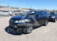 2017 Toyota Highlander photo