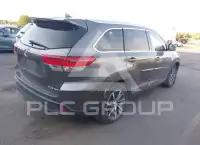 2017 Toyota Highlander photo