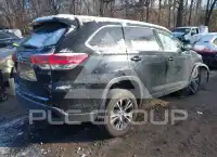 2017 Toyota Highlander photo