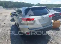2017 Toyota Highlander photo