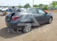 2017 Toyota YARIS фото