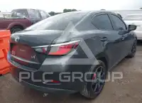 2017 Toyota YARIS фото