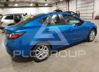 2017 Toyota YARIS фото