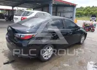 2017 Toyota YARIS фото
