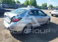 2017 Toyota YARIS фото