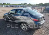 2017 Toyota YARIS photo