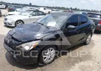 2017 Toyota YARIS фото