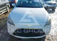 2017 Toyota YARIS фото