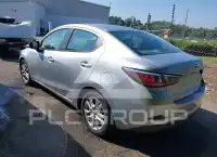 2017 Toyota YARIS фото