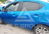 2017 Toyota YARIS фото