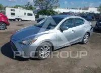 2017 Toyota YARIS фото