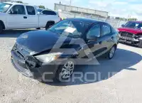 2017 Toyota YARIS фото